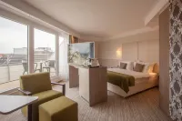 DoubleTree by Hilton Hannover Schweizerhof Hotel dekat GOP Variete Theater Hannover