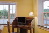 Super 8 by Wyndham Sturbridge