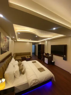 Xcelsior Hotel & Spa Hotels near Wei-kyn-mei camping site
