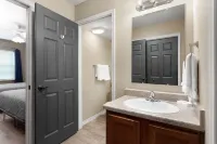 이글스 덴 스위트 앤드루스 어 트래블로지 바이 윈덤