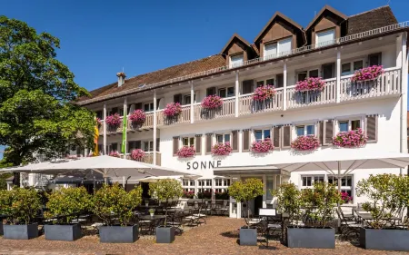 Hotel & Restaurant Sonne Отели в г. Санкт-Петер