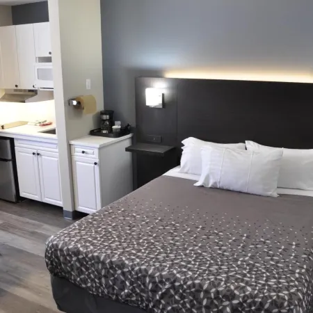 Moonlight Inn and Suites Sudbury