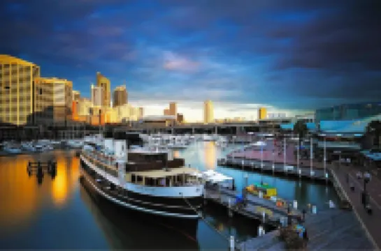 Rustic Rooms - Next to USYD - Shared Bathroom