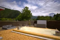 ｄｏｔｓ　ｂｙ　Ｄｏｔ　Ｇｌａｍｐｉｎｇ　Ｓｕｉｔｅ　００１