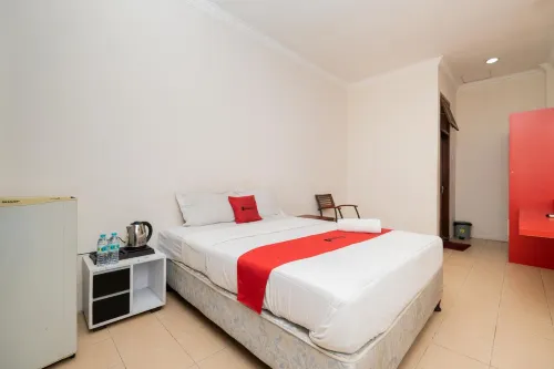 레드도어즈 플러스 구눙사리 수라바야 Karangpilang 호텔