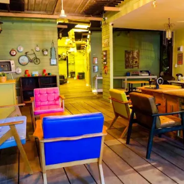 RoomQuest Amphawa Floating Market