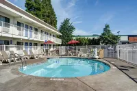 Motel 6 Salem, or - Pools