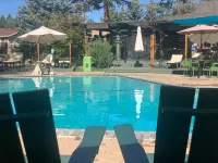 Station House Inn South Lake Tahoe - ビーチサイド