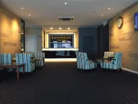 Bayfront Hotel Hotel in zona Centro commerciale Oceanic Mall