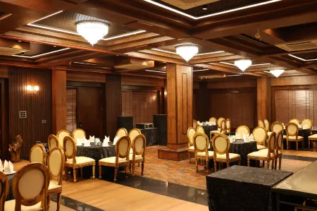 Pleasant Tree Hotels - Luxury Stay Amidst Nature