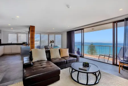 Carool Holiday Apartments Отели рядом с достопримечательностью «Пойнт Дангер»