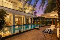 Amorzito by Solitaire Stays - 5 stelle