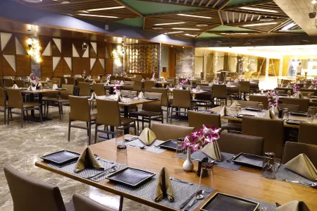 Devka Beach Resort Отели рядом с достопримечательностью «Мирасол Лейк Гарден»