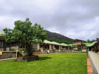 Alokik Sharanam Zinc Journey by The Fern, Mahabaleshwar Hotel di Malusar