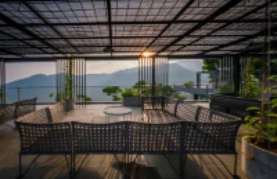 The Upper Clift Resort & Cafe