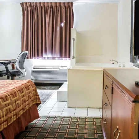 Econo Lodge Kalamazoo Near Wings Stadium