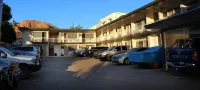 Beach House Motel - Parkplatz