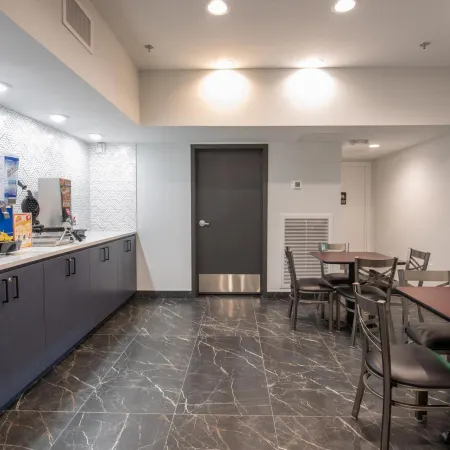 Express Inn & Suites Отели рядом с достопримечательностью «Торговый центр Plazamericas»