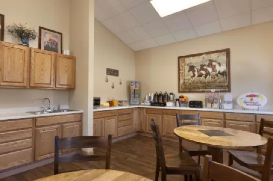 Super 8 by Wyndham Wall