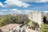 FlxHo Quad - Luxury Studio Apart Hotel DLF Cyber City - Condos
