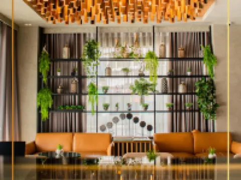 โรงแรมไอรอนวู้ด โรงแรมในตาโคลบัน