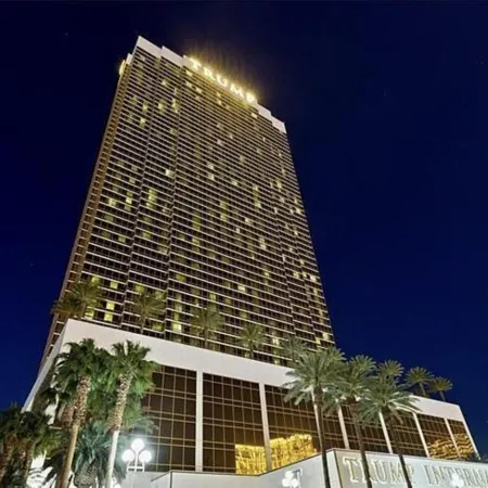 Trump International Hotel Las Vegas Отели рядом с достопримечательностью «Вулкан отеля Mirage»