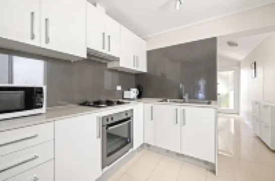 Rustic Rooms - Next to USYD - Shared Bathroom