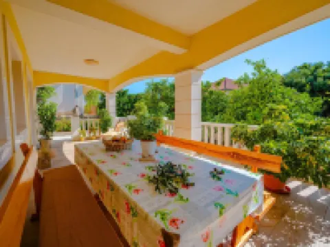 Apartments Mladenka Hotels in Orebic