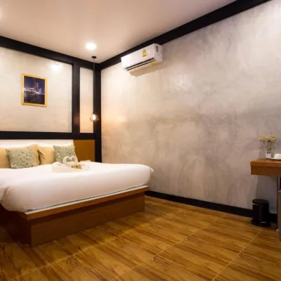 The Sun Resort Ratchaburi Отели рядом с достопримечательностью «Школа Даруна Ратчабури»