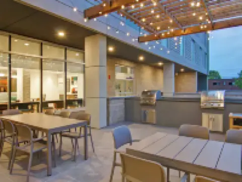 ホーム 2 スイーツ バイ ヒルトン モントリオール ドルバル ドルヴァルのホテル