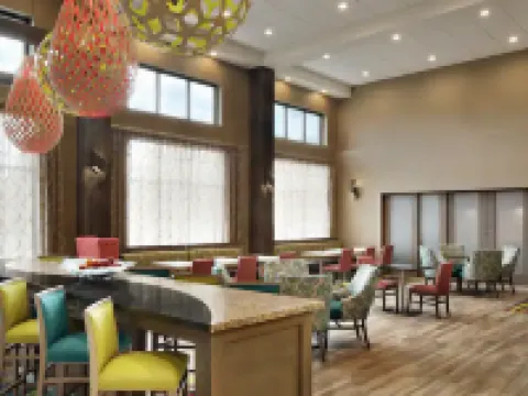 Hampton Inn & Suites St. Louis/Alton Hotels in Alton