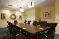 Days Inn & Suites by Wyndham Altoona