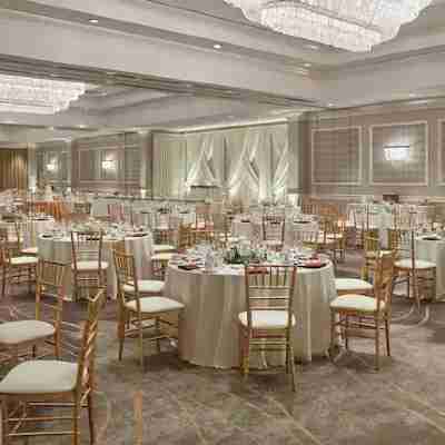 DoubleTree by Hilton Akron Fairlawn Dining/Meeting Rooms