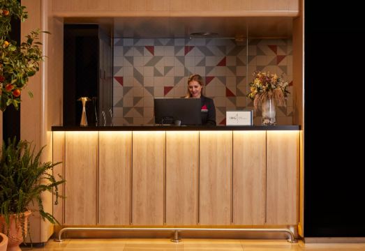 크라운 플라자 전경