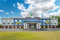 Holiday Inn Express & Suites Camden-I20 (Hwy 521) Các khách sạn gần Camden Wing Shack