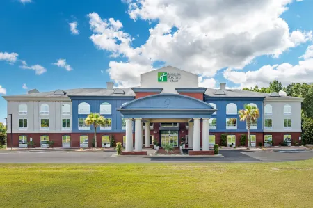 Holiday Inn Express & Suites Camden-I20 (Hwy 521) by IHG Отели рядом с достопримечательностью «Kendall Lake Park»
