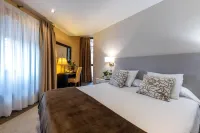 Hotel Monasterio Benedictino - parking
