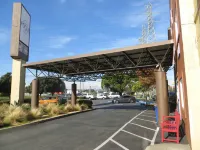Hotel Focus SFO - parking