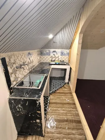 Zikra HomeStay Отели рядом с достопримечательностью «Шалимар Ба Магал Гарден»