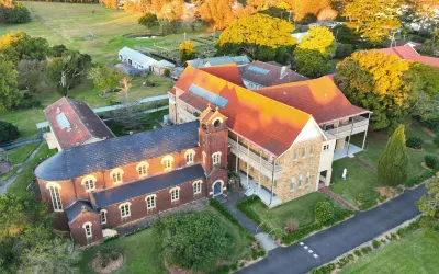 Mary MacKillop Spirituality Centre Central Coast Hotels in der Nähe von Palm Beach, Ettalong Beach & Brisbane Water (Self-Guided walking tour) by FreeGuides.com