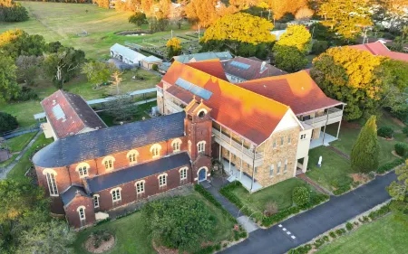 Mary MacKillop Spirituality Centre Central Coast Отели в г. Копакабана