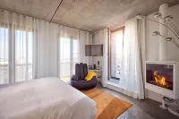 Banks Antwerp Hotels in Antwerpen