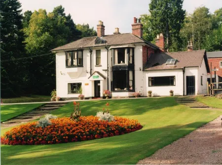 Old Rose and Crown Hotel Birmingham Отели рядом с достопримечательностью «Bromsgrove School»