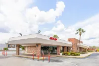 Oyo Hotel Bartow Hotels near McLeod Park