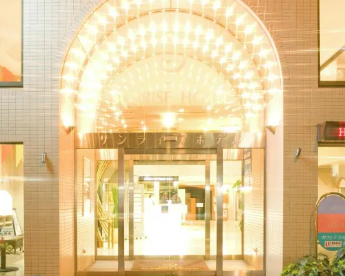 Kochi Sunrise Hotel Hotels near Harimaya Bridge