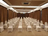 Swan Lake Hotel Sattahip - Mountain view