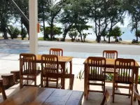 羅勇黃色小屋住宿加早餐旅館 鄰近班配碼頭的酒店