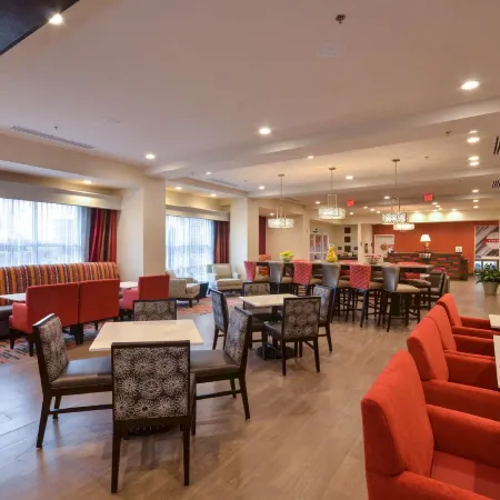 Hampton Inn North Little Rock-McCain Mall Отели в г. Норт-Литл-Рок