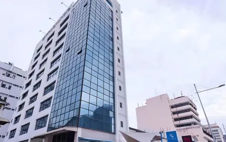 PP Hotel by Moxy Отели рядом с достопримечательностью «Nagore Square»