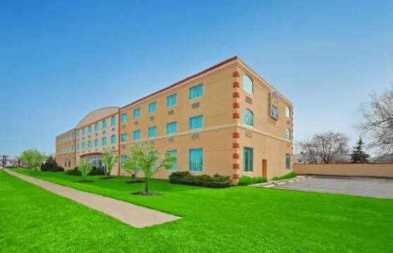 克利夫蘭機場貝斯特韋斯特套房酒店